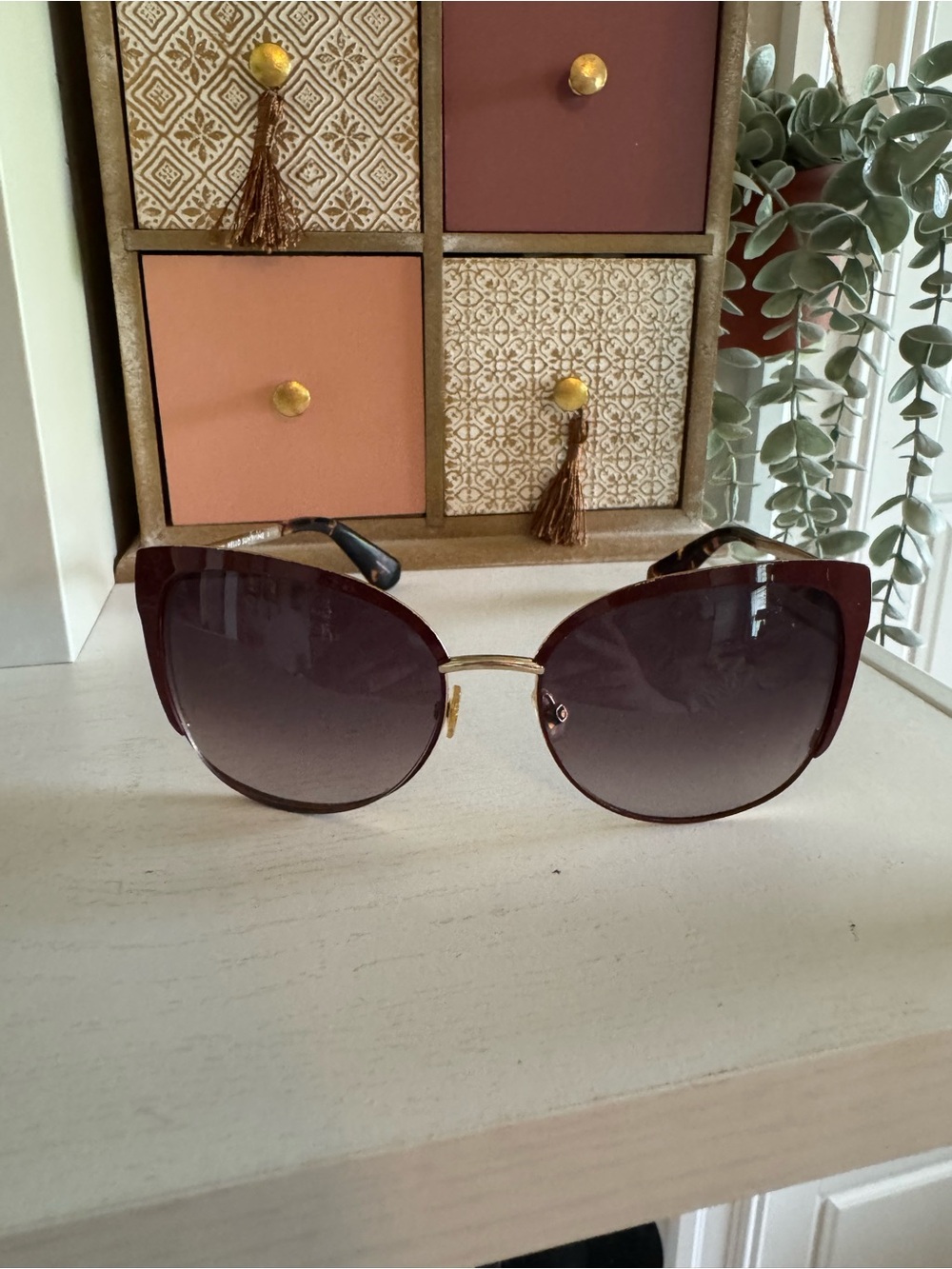 kate spade Brown Gradient Cat-Eye Sunglasses with Gold Bridge